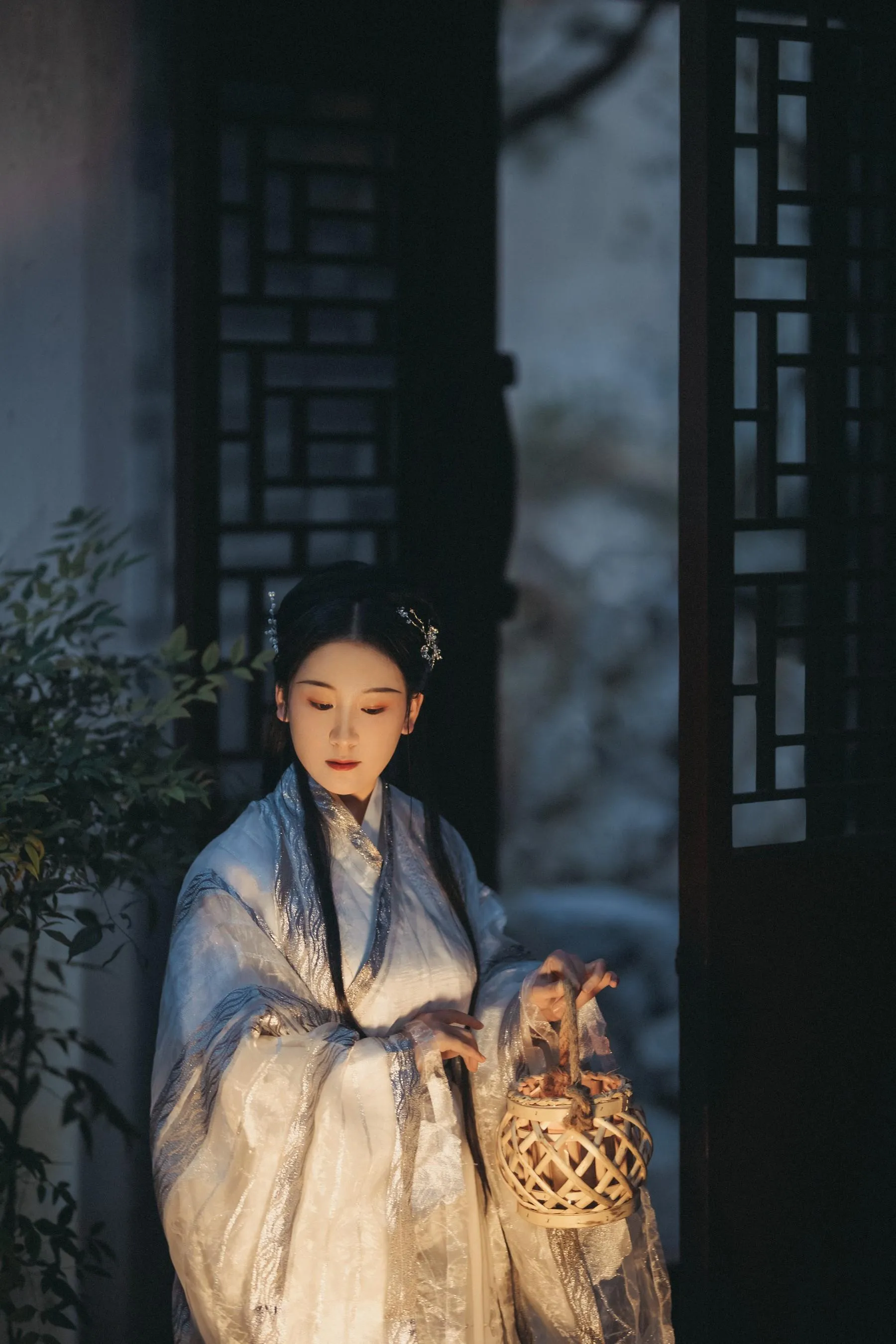 [YITUYU艺图语]2021.10.19 南歌子 淡蓝色忧伤静流淌 [27P]插图2